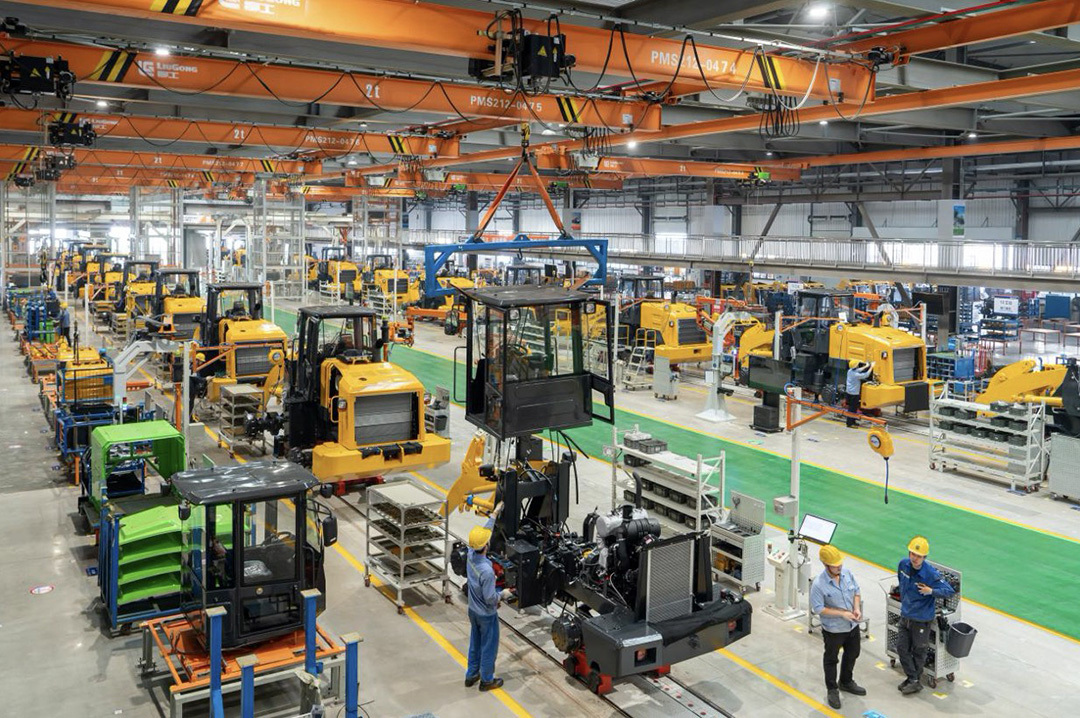 為何越來越多的工程機(jī)械廠家轉(zhuǎn)做外貿(mào)