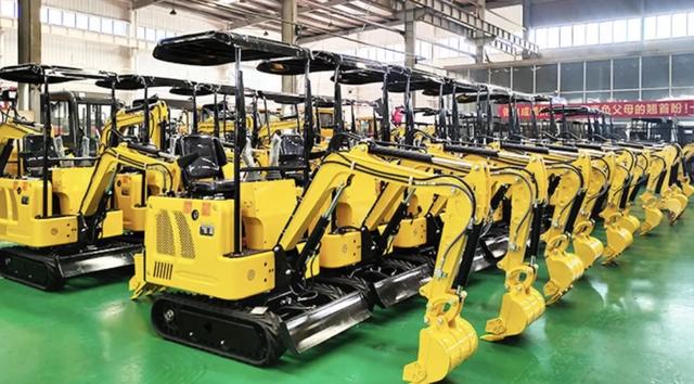 從工廠到全球市場：挖掘機生產(chǎn)商如何利用外貿(mào)網(wǎng)站獲取國際客戶