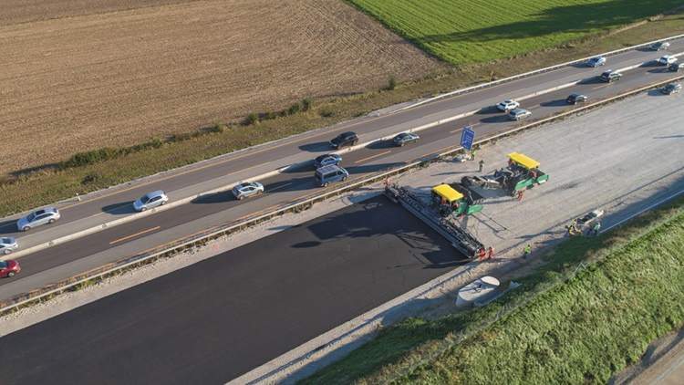 如何利用SEO和數(shù)字營(yíng)銷(xiāo)為瀝青攤鋪機(jī)配件外貿(mào)網(wǎng)站引流