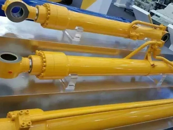 如何運用SEO優(yōu)化提升挖掘機液壓油缸的外貿(mào)營銷效果？